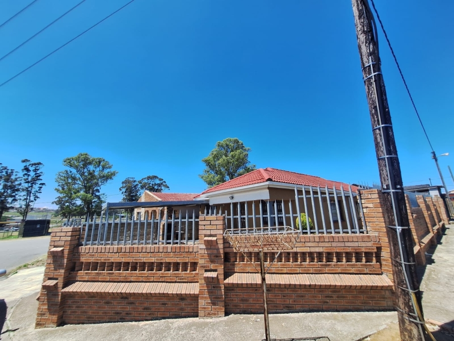 2 Bedroom Property for Sale in Zwelitsha Zone 1 Eastern Cape